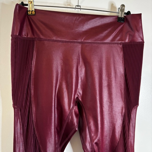 Fabletics Motion365+ Contour High-Waisted Legging in Merlot - Picture 2 of 16